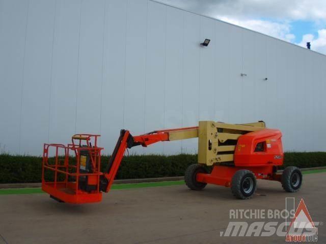 JLG 520AJ 曲臂高空作業車