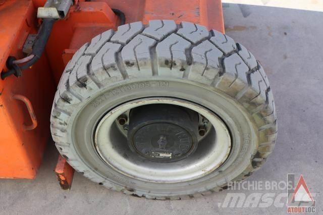 JLG E300AJP 曲臂高空作業車