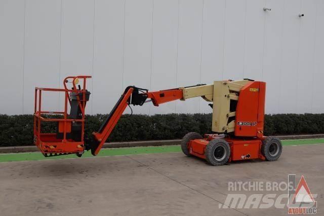 JLG E300AJP 曲臂高空作業車