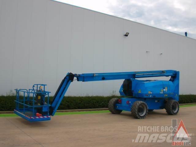 JLG H800AJ 曲臂高空作業車