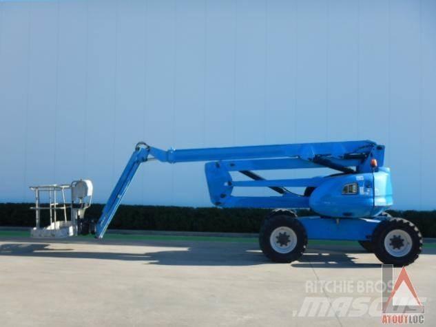 Manitou 200 ATJ 曲臂高空作業車