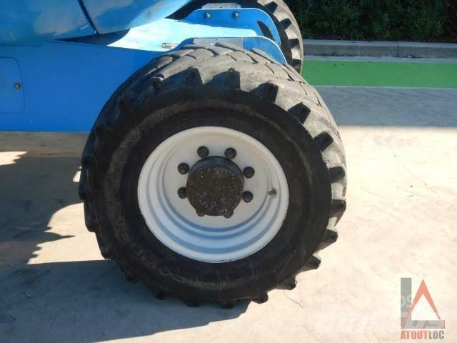 Manitou 200 ATJ 曲臂高空作業車