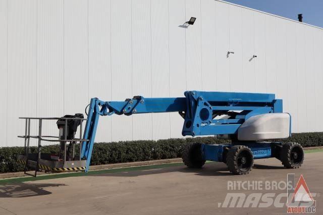 Niftylift HR28 曲臂高空作業車