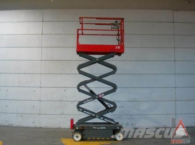 SkyJack SJ3219 曲臂高空作業車