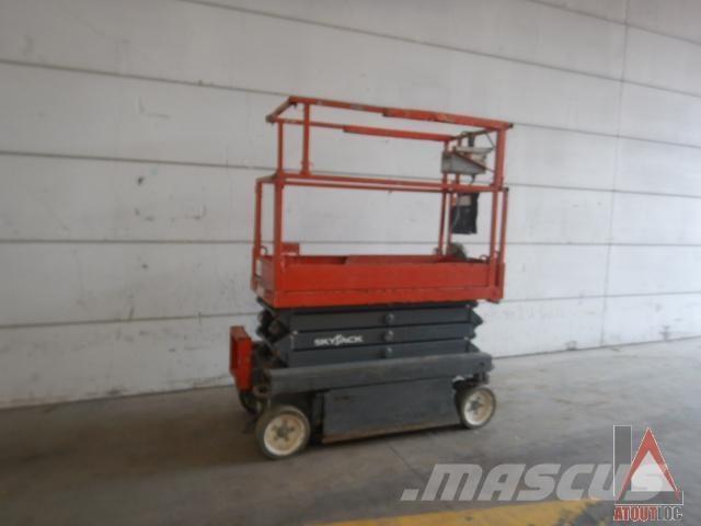 SkyJack SJ3219 曲臂高空作業車