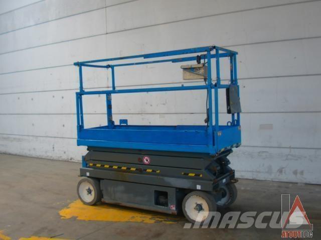 SkyJack SJ3220 曲臂高空作業車