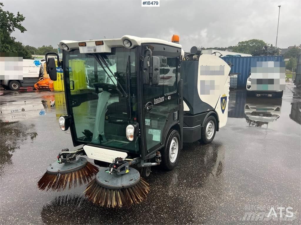 Boschung S2 sweeper 清掃車
