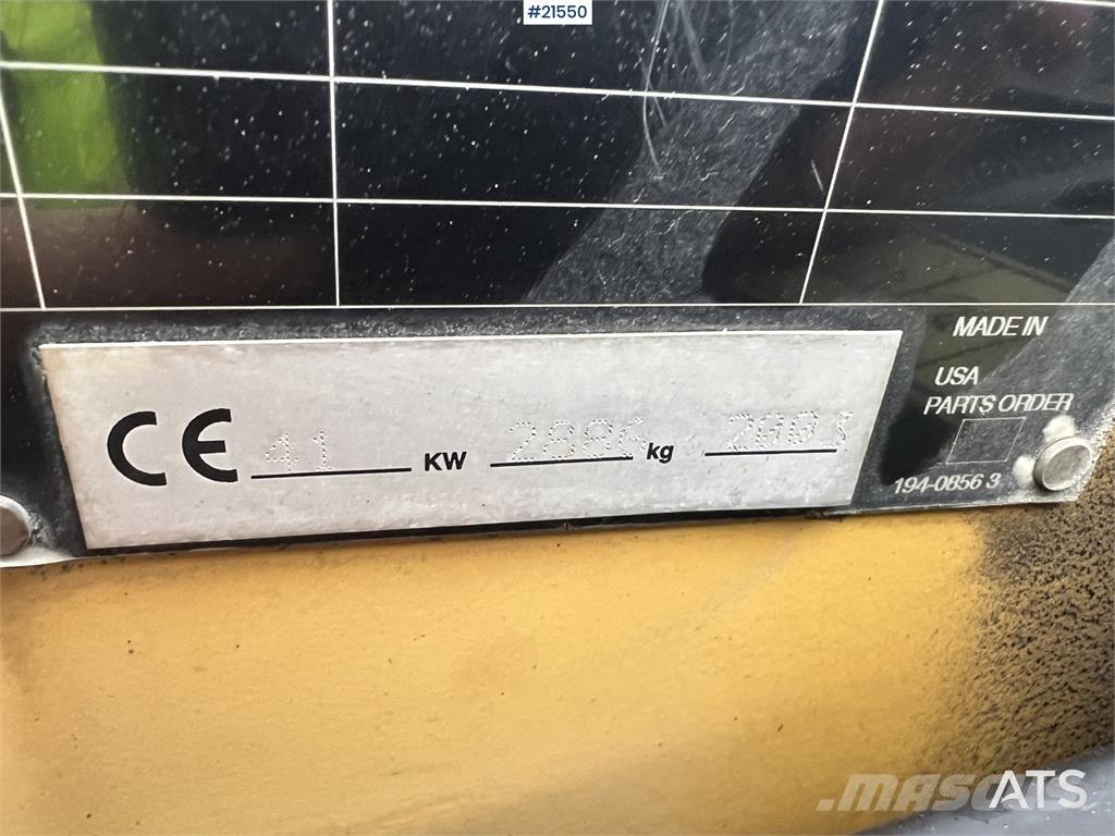 CAT 226 滑移轉向裝載機