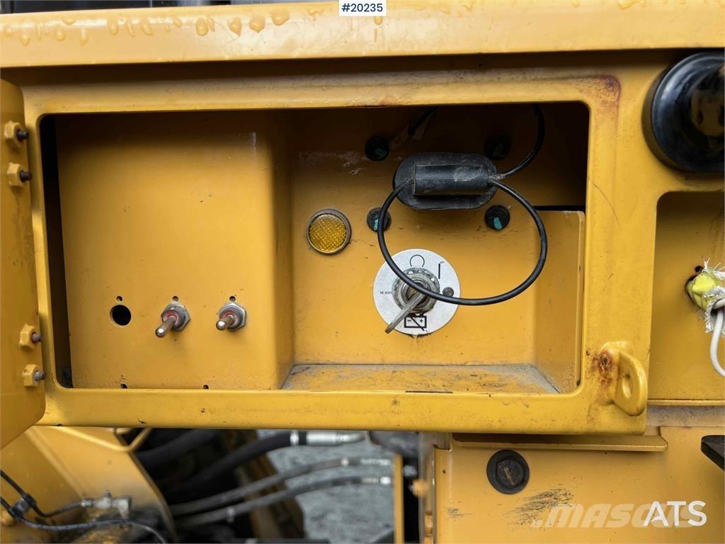CAT 972M 輪胎式裝載機