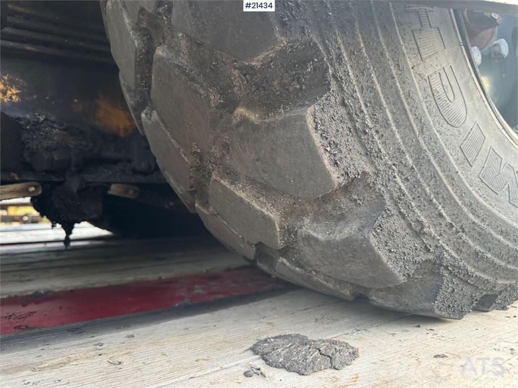 CAT AP 300 瀝青攤舖機/鋪路機