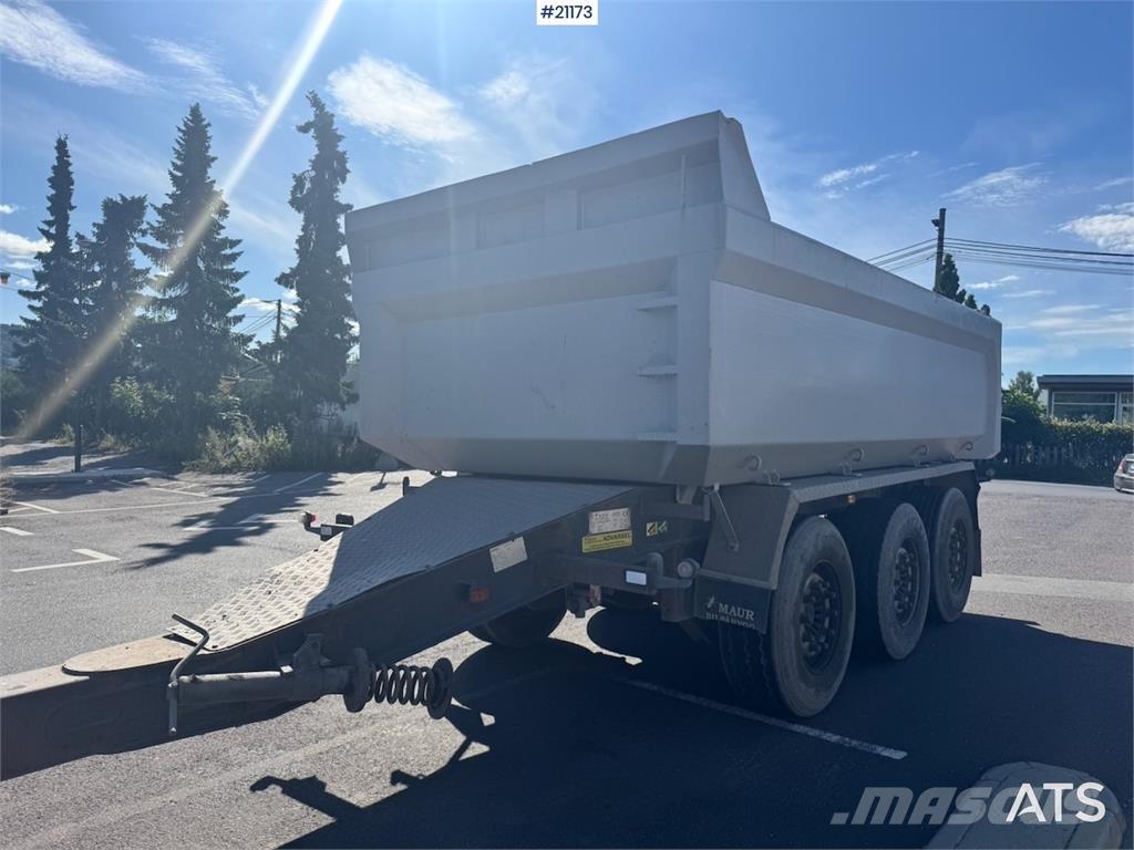 Maur Trailer. 傾卸式拖車