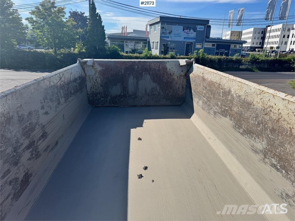 Maur Trailer. 傾卸式拖車
