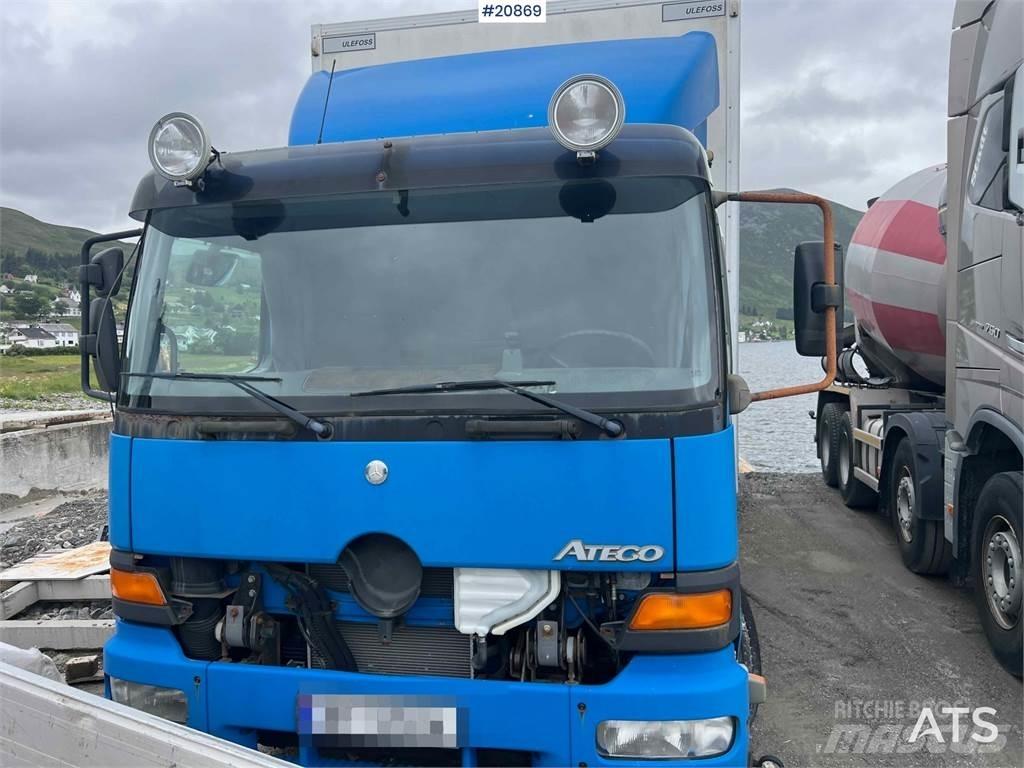 Mercedes-Benz 1523 貨箱式卡車