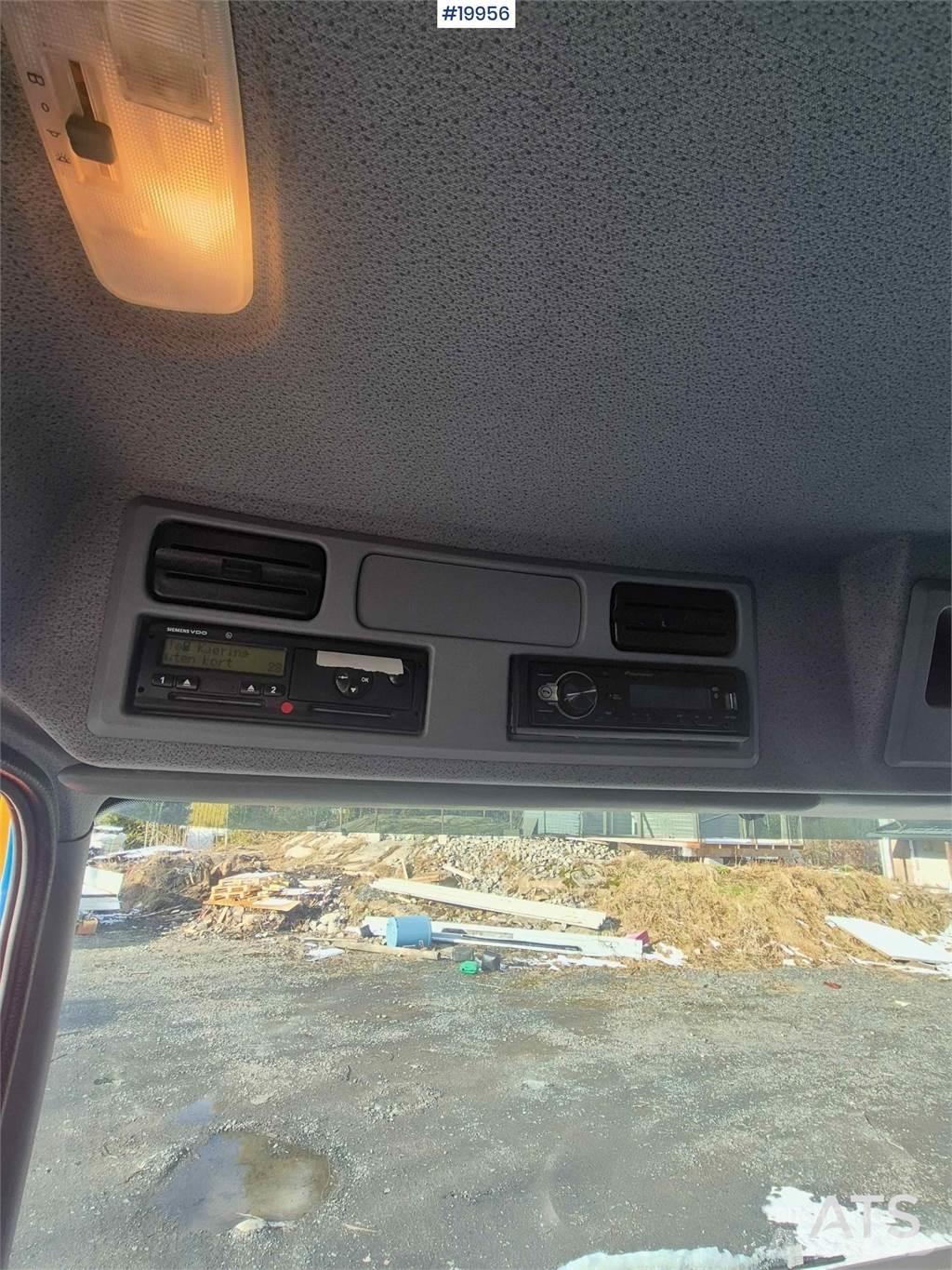 Mercedes-Benz 818 貨箱式卡車