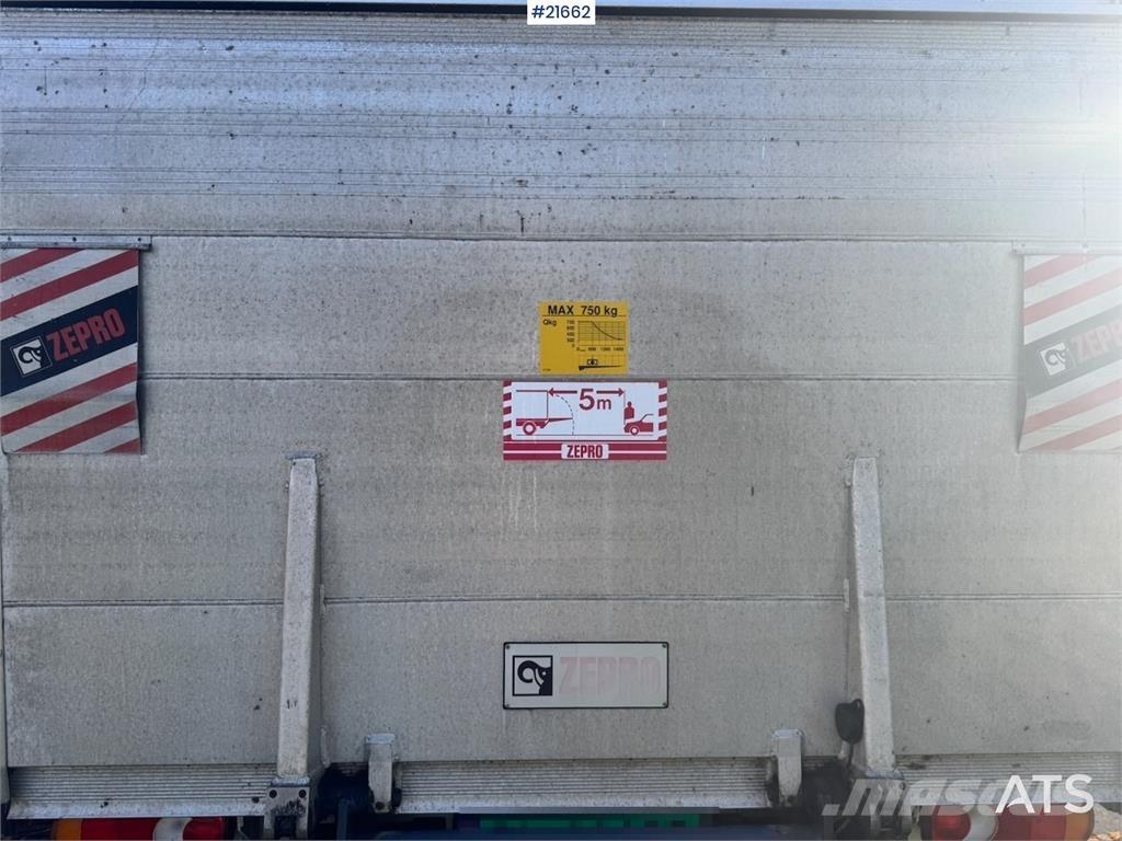 Peugeot Boxer 廂式貨物運輸車