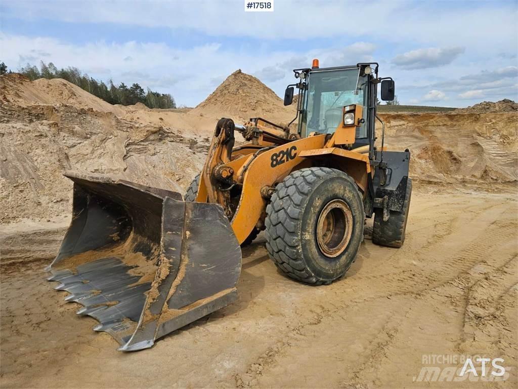 CASE 821C 輪胎式裝載機