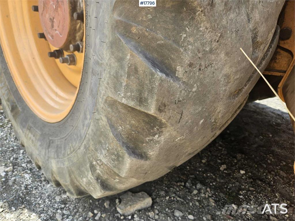 CASE ST 580 反鏟裝載機