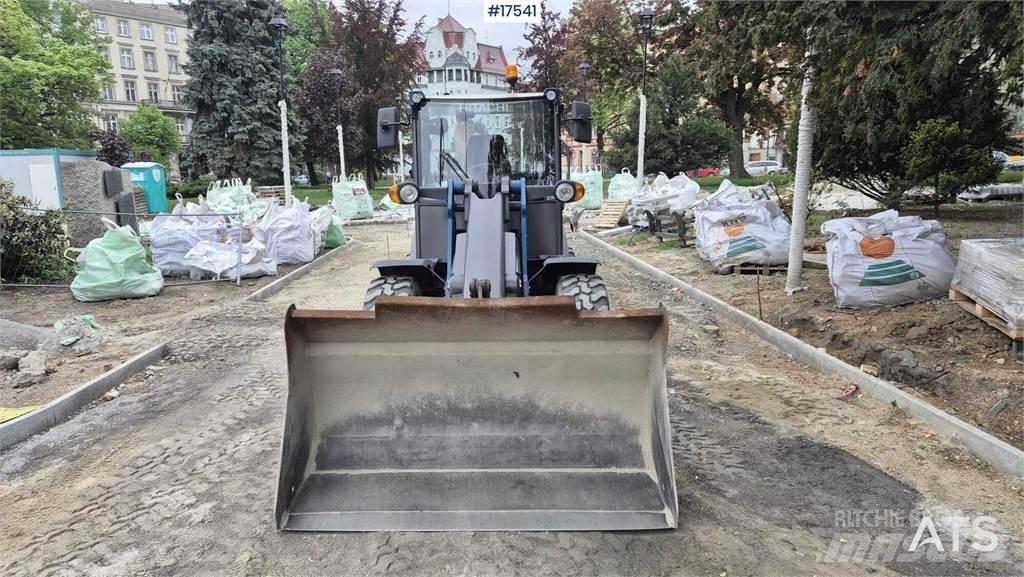 Hitachi ZW 75 輪胎式裝載機