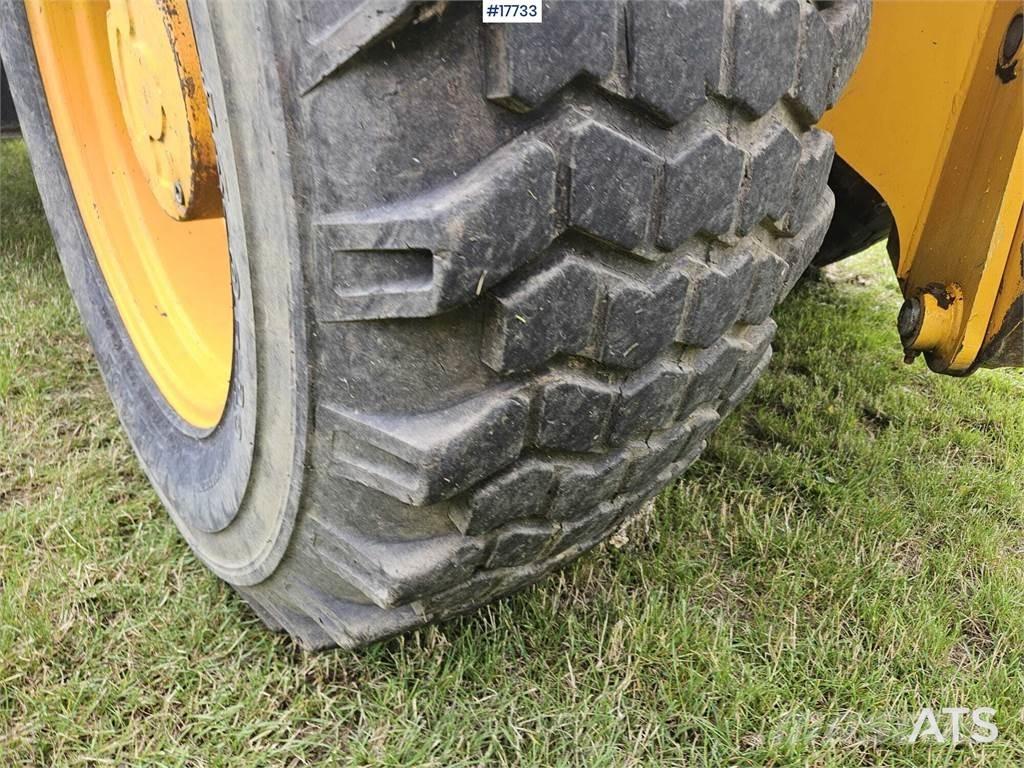 JCB 4CX 反鏟裝載機