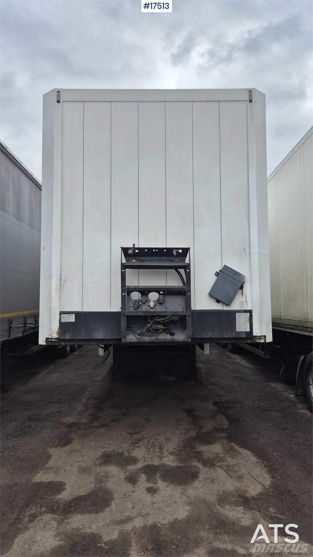 Krone SD 篷布半拖車