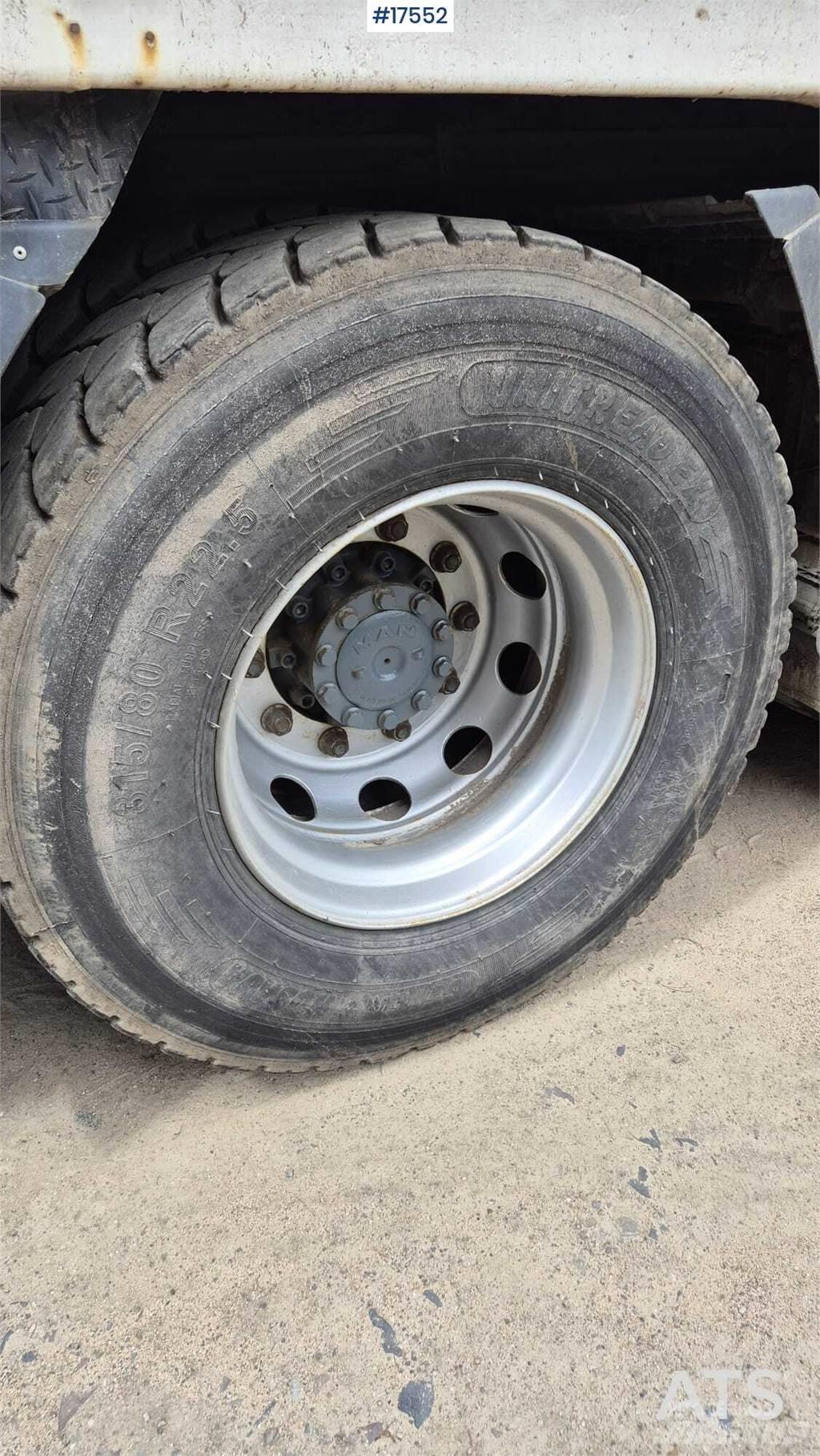 MAN 35.430 貨箱式卡車