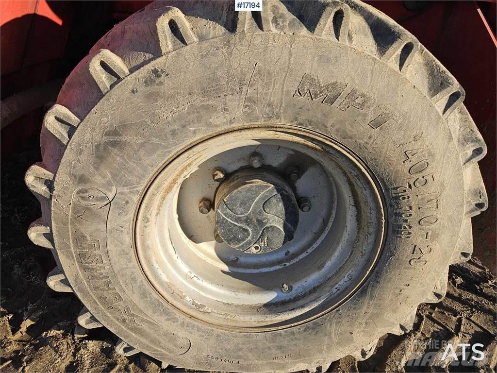 Manitou MRT 1530 伸縮臂操作車