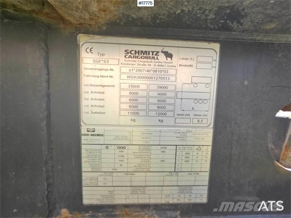 Schmitz SKI 24 傾卸式半拖車