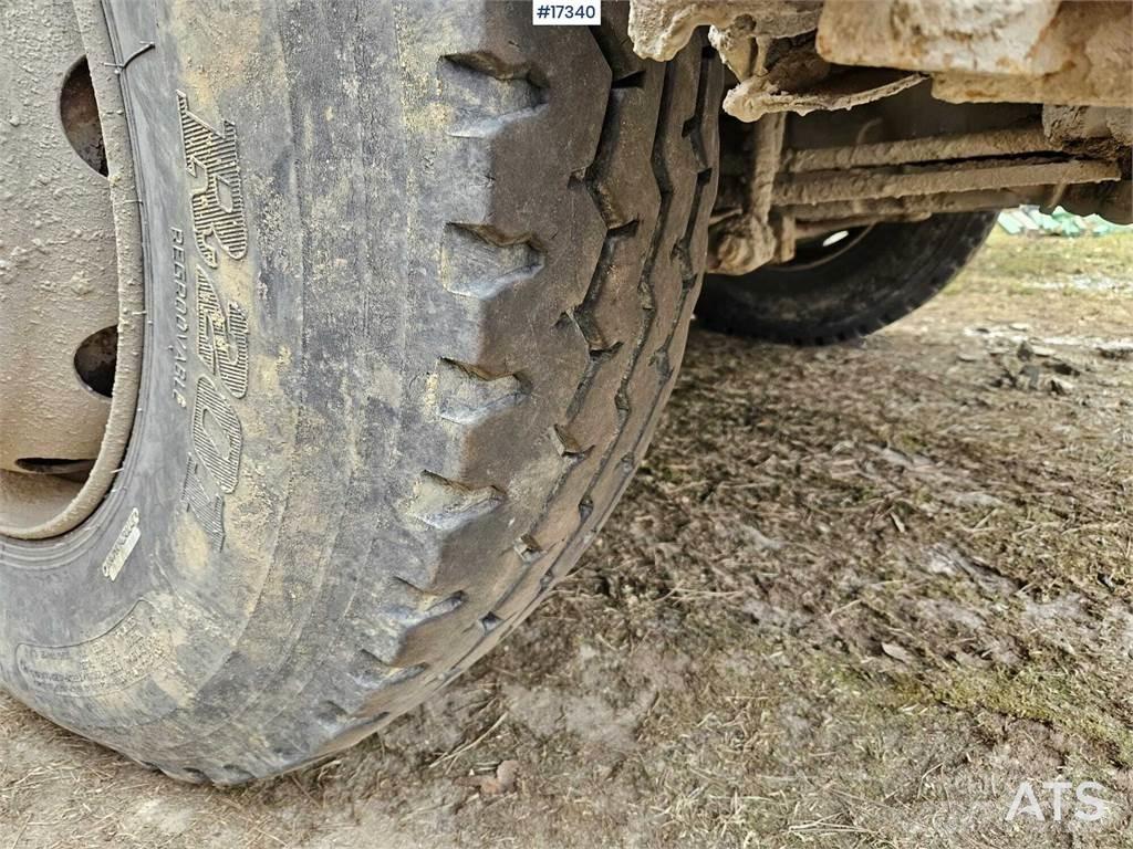 Volvo 420 8x4 傾卸式卡車