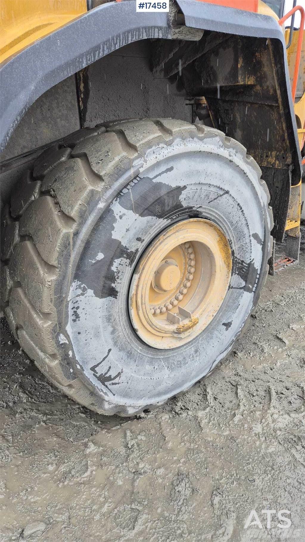 Volvo L220H 輪胎式裝載機