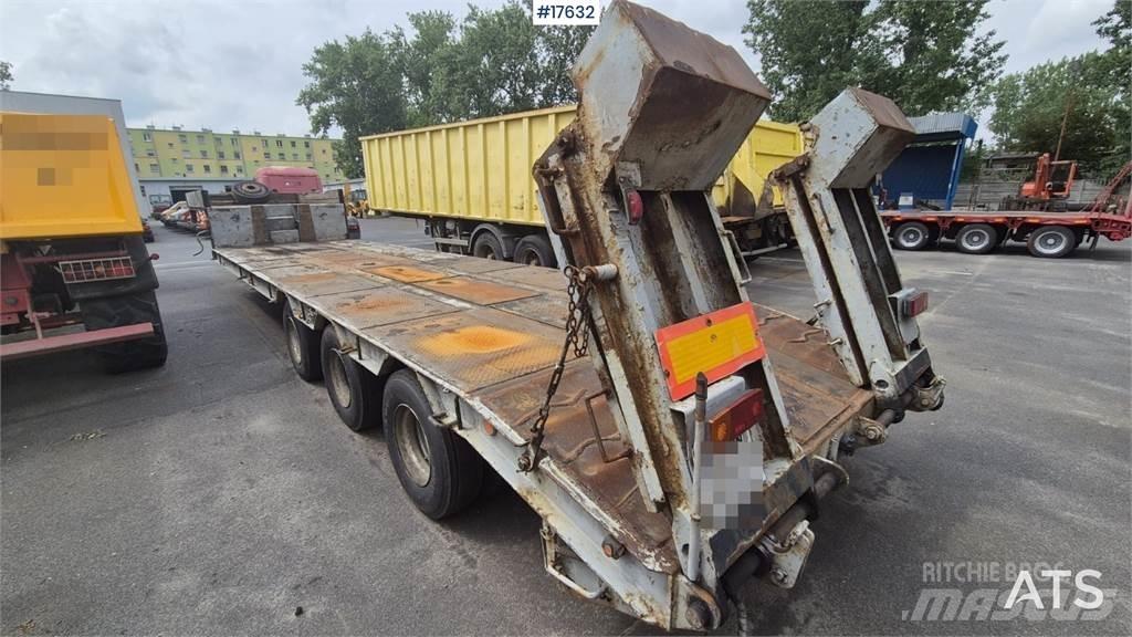 Zremb NS 300 地架式半拖車