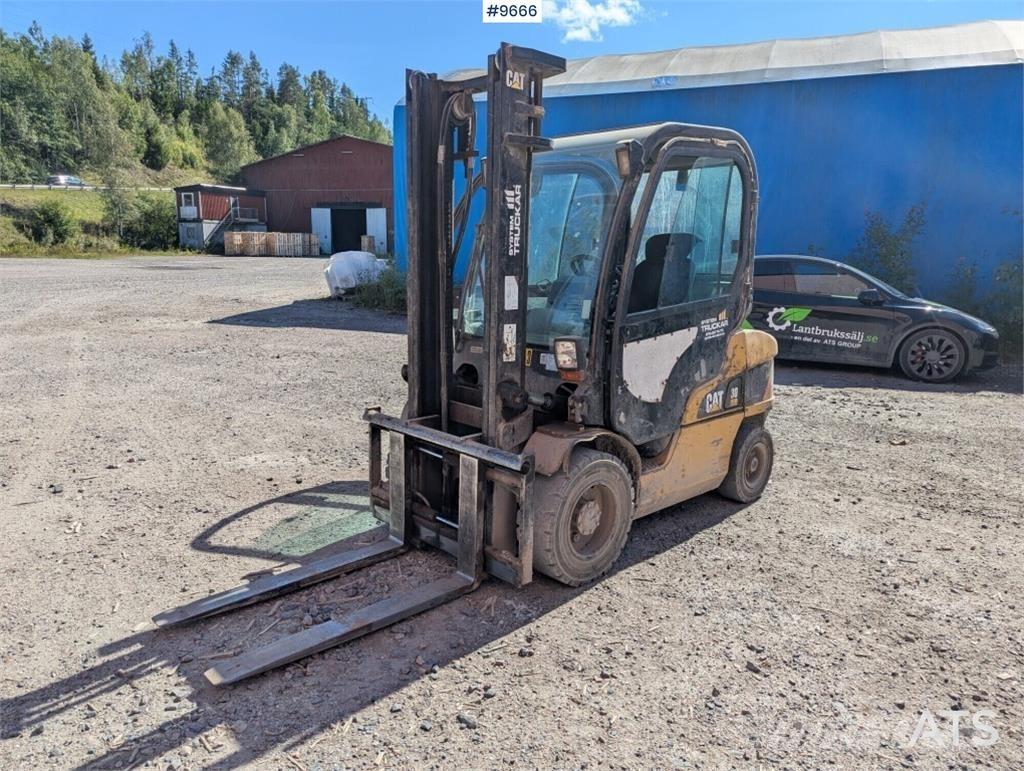 CAT DP30N 柴油卡車