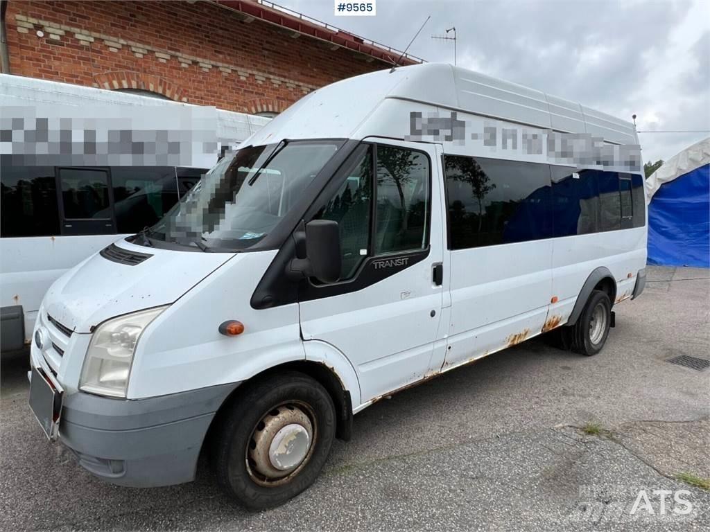 Ford Transit 迷你巴士