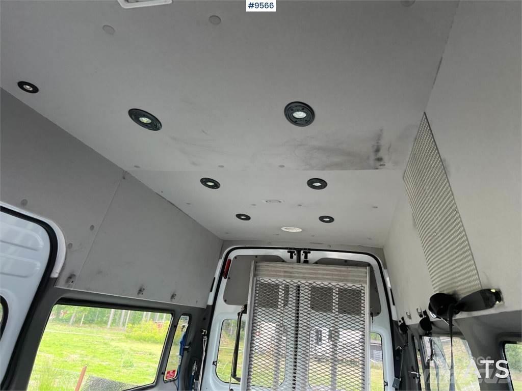 Ford Transit 迷你巴士