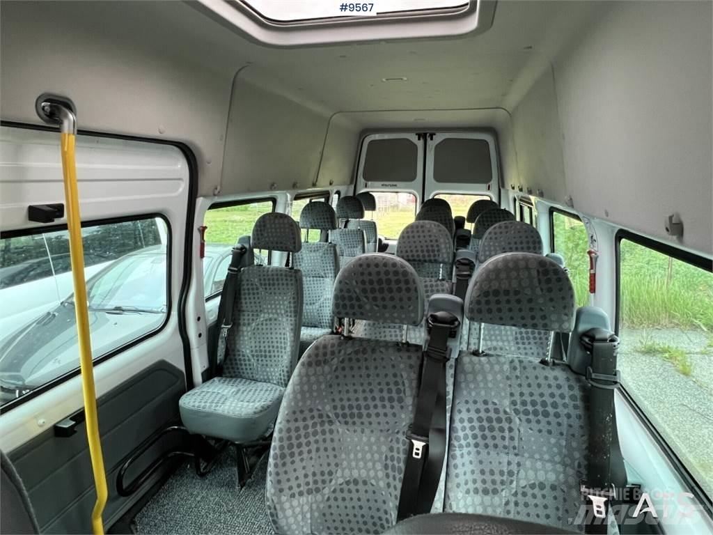 Ford Transit 迷你巴士