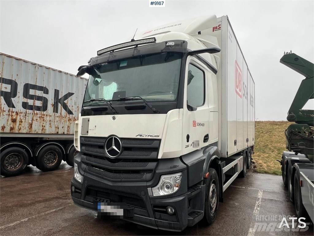 Mercedes-Benz Actros 貨箱式卡車