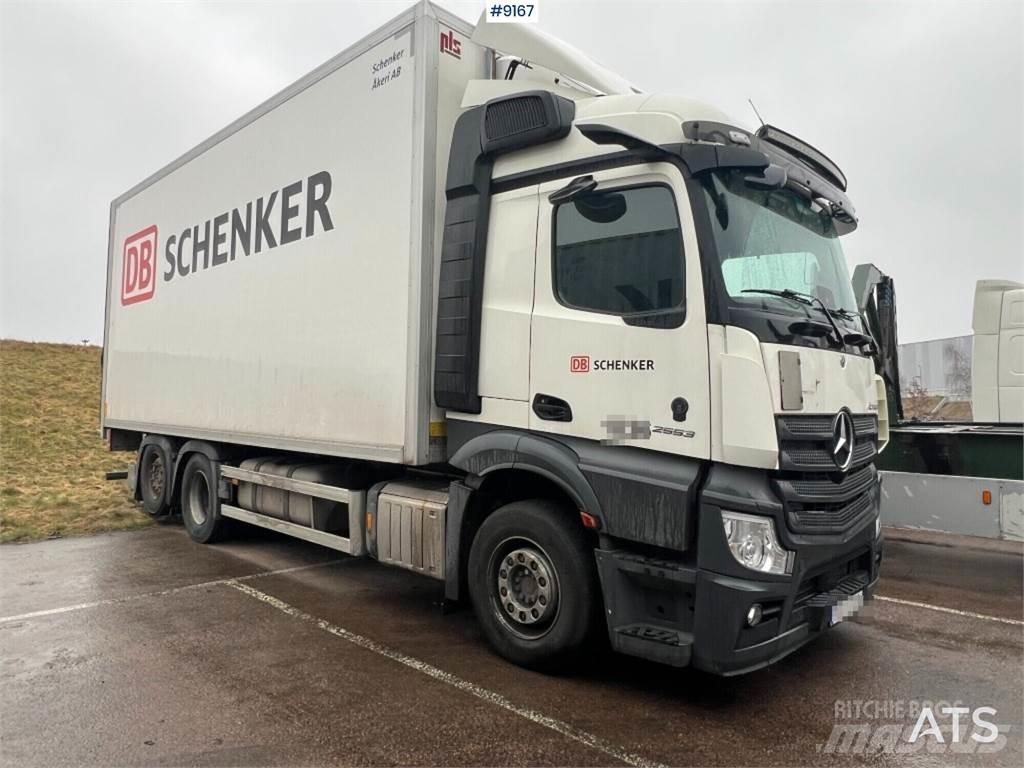 Mercedes-Benz Actros 貨箱式卡車