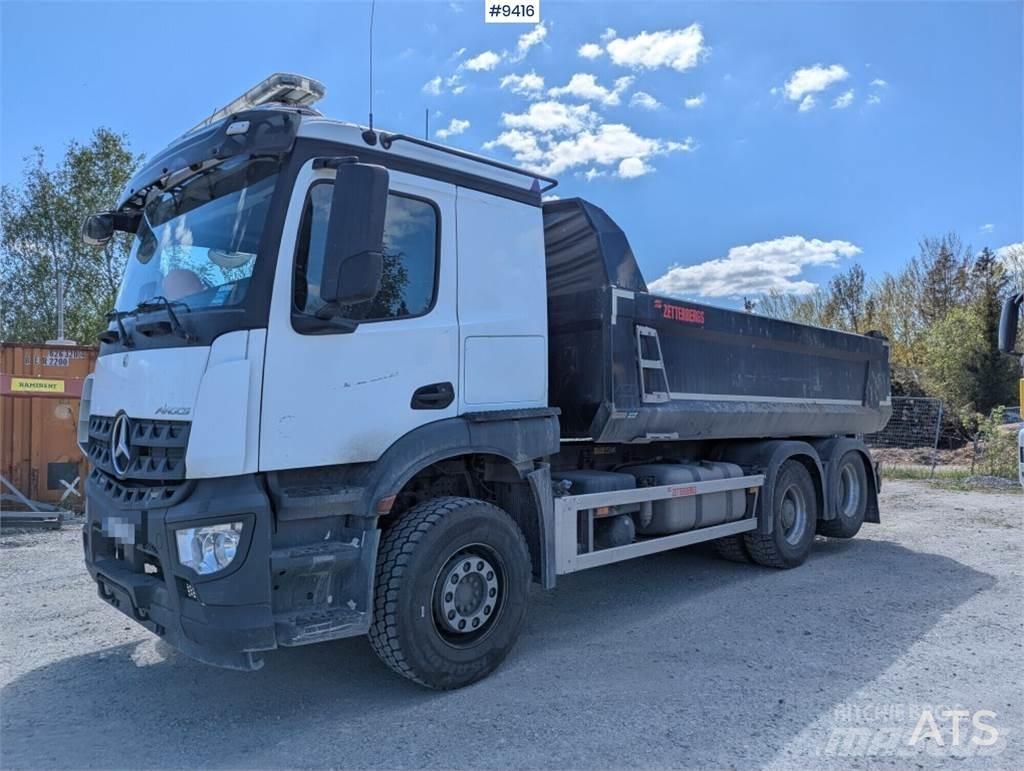 Mercedes-Benz Arocs 傾卸式卡車