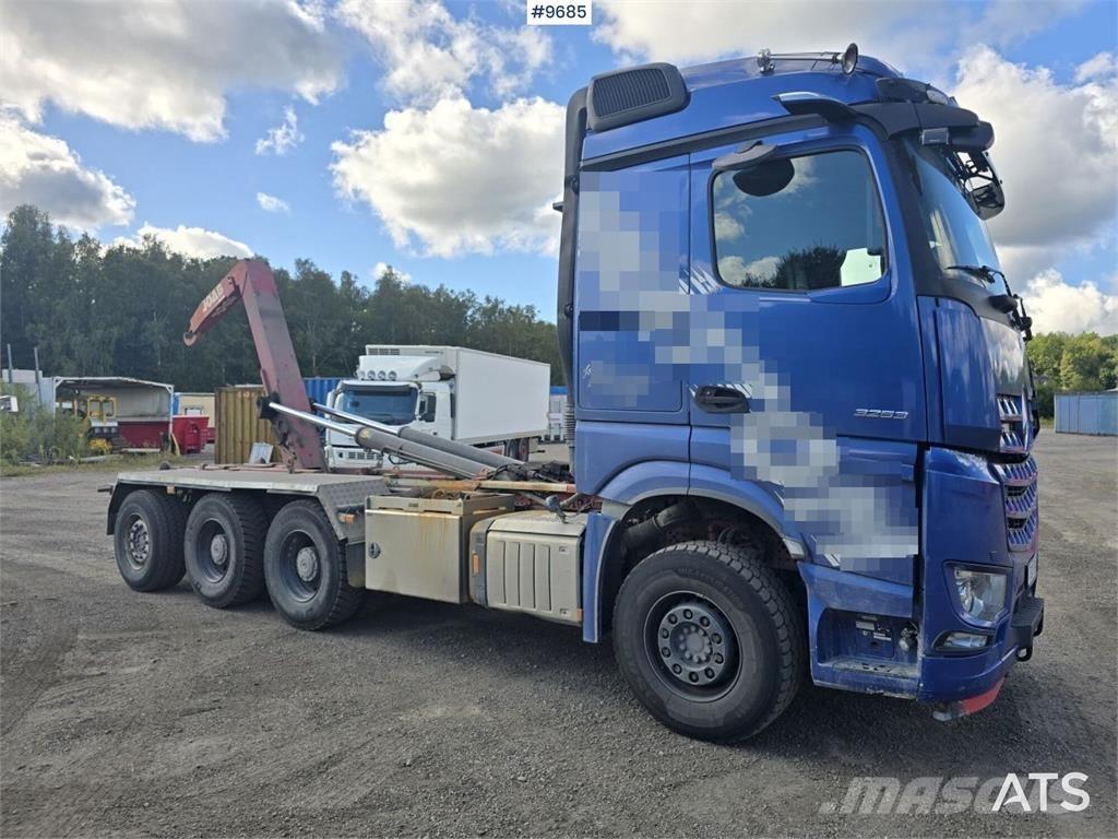 Mercedes-Benz Arocs 吊鉤式起重車