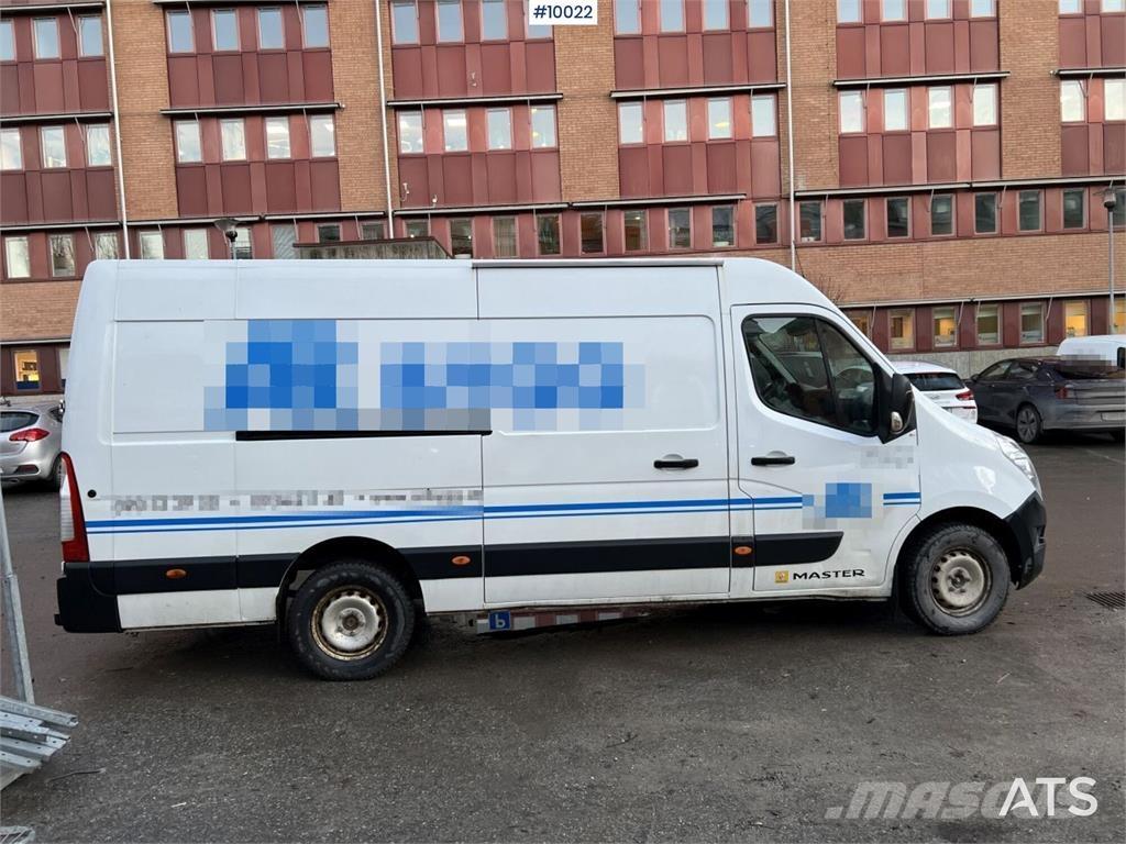 Renault Master 貨箱式卡車