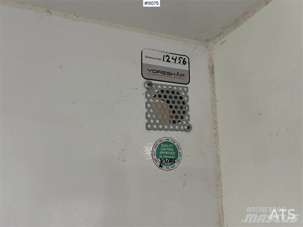 Renault Master 貨箱式卡車