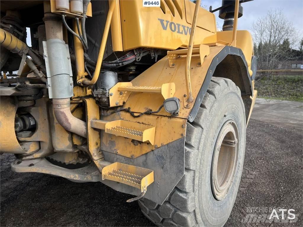 Volvo A25D 鉸接式起吊車