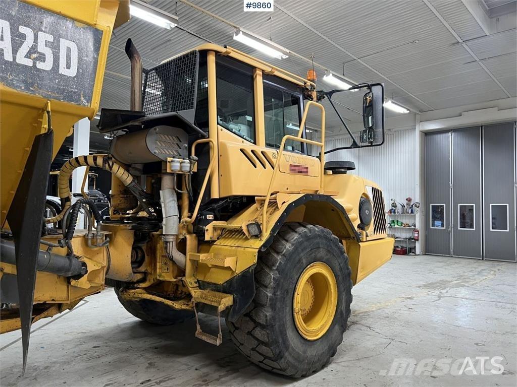 Volvo A25D 鉸接式起吊車