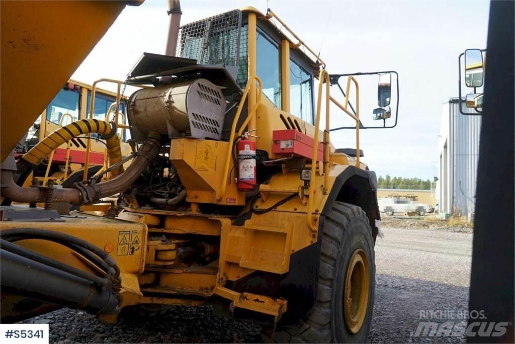 Volvo A35D 6x6 鉸接式起吊車