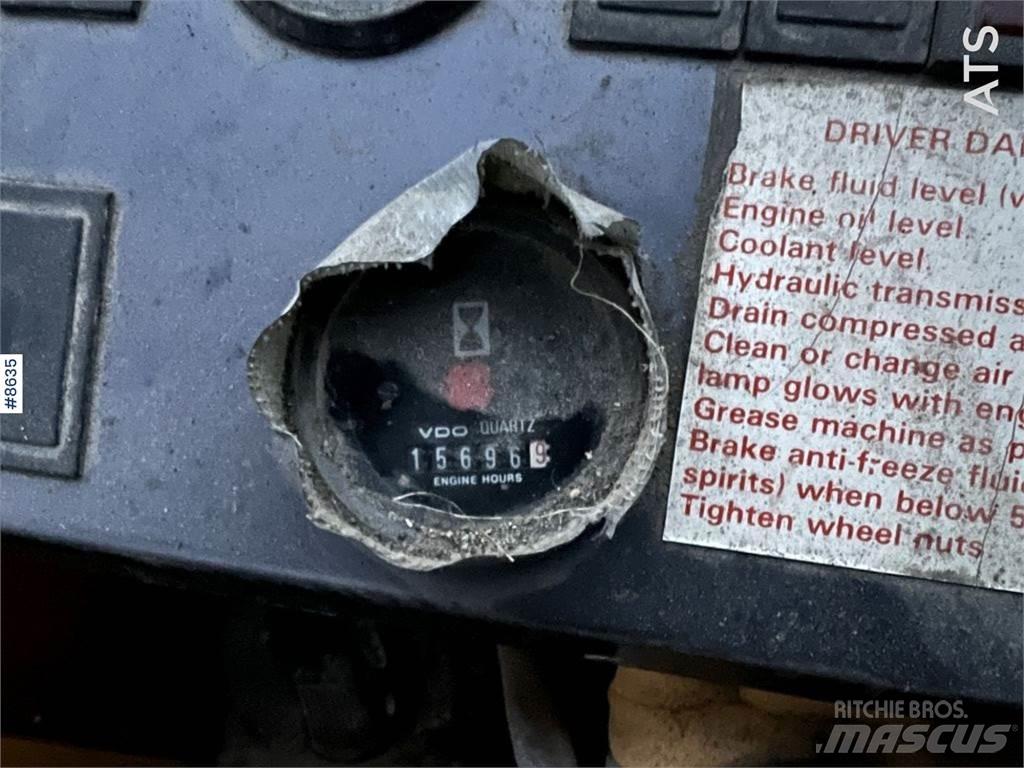 Volvo BM L120 輪式推土機