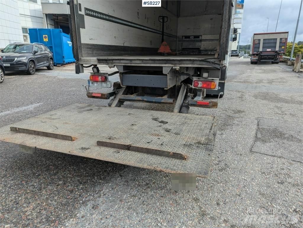 Volvo FL 貨箱式卡車