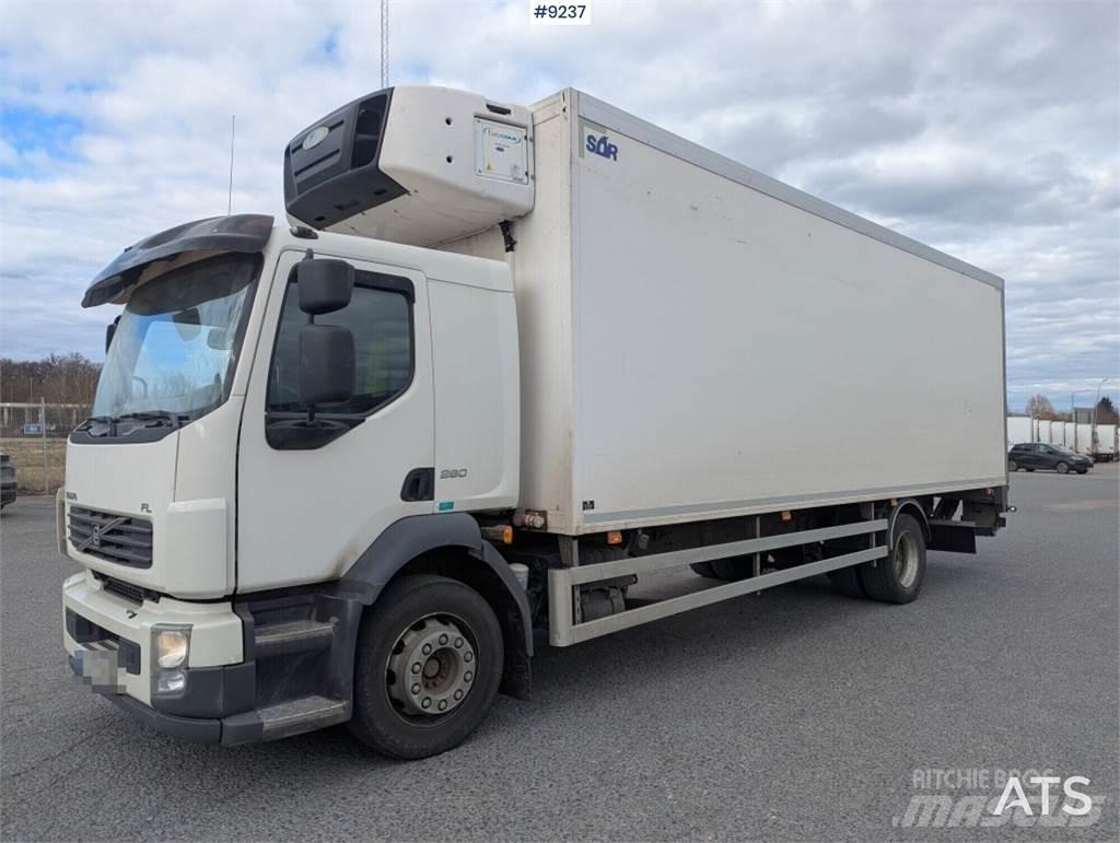 Volvo FL 4*2 冷凍貨櫃