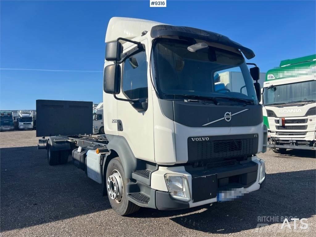 Volvo FL250 商用底盤車