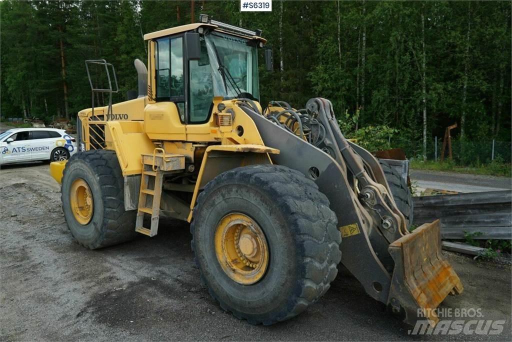 Volvo L220F 輪胎式裝載機