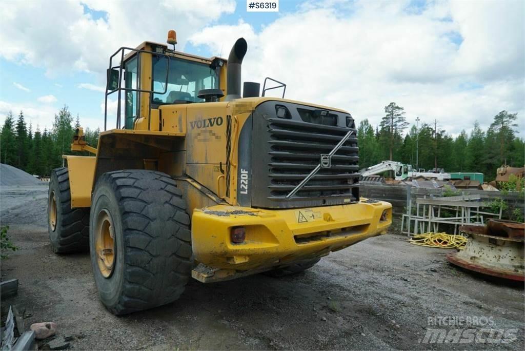 Volvo L220F 輪胎式裝載機
