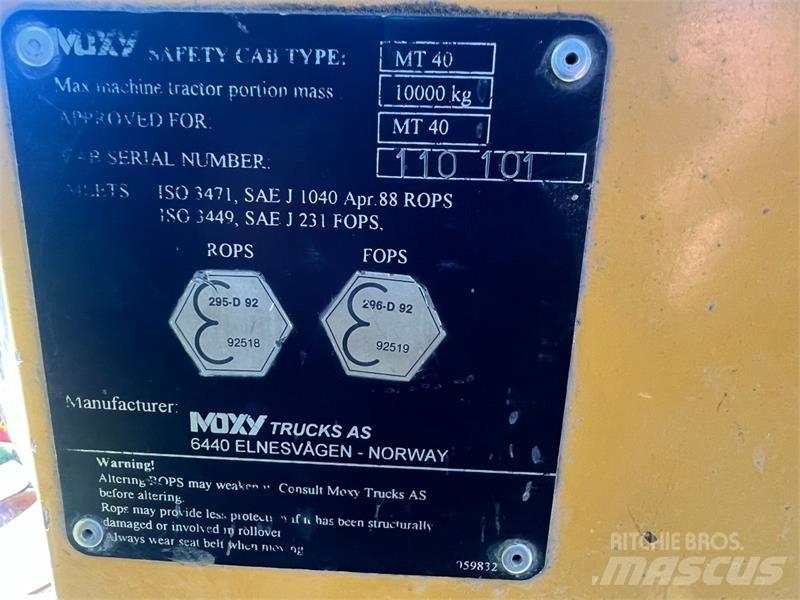 Moxy MT40 側卸礦車